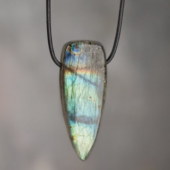 Labradorite Dagger Pendant – M - Picture 1 of 1